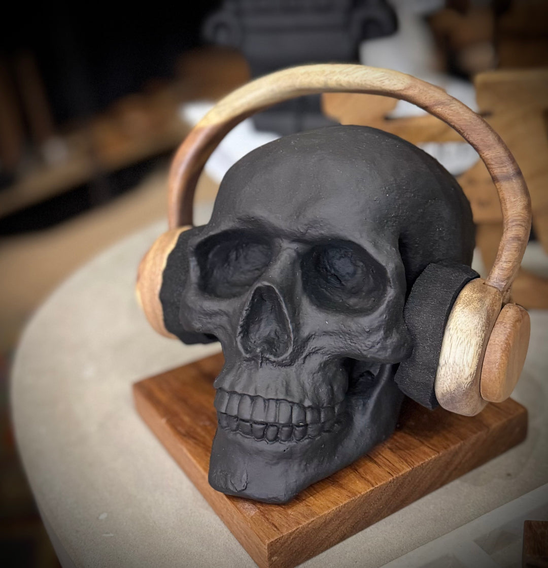 Cráneo con Audifonos
