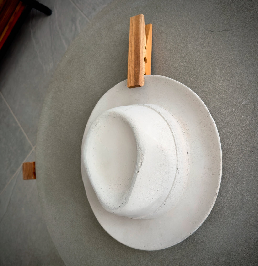 Sombrero con Pinza de madera